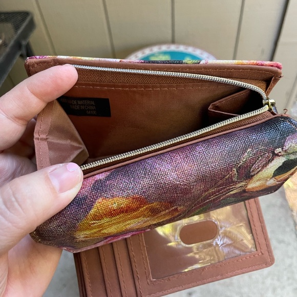 Safe Keeper Floral Wallet - Picture 4 of 4